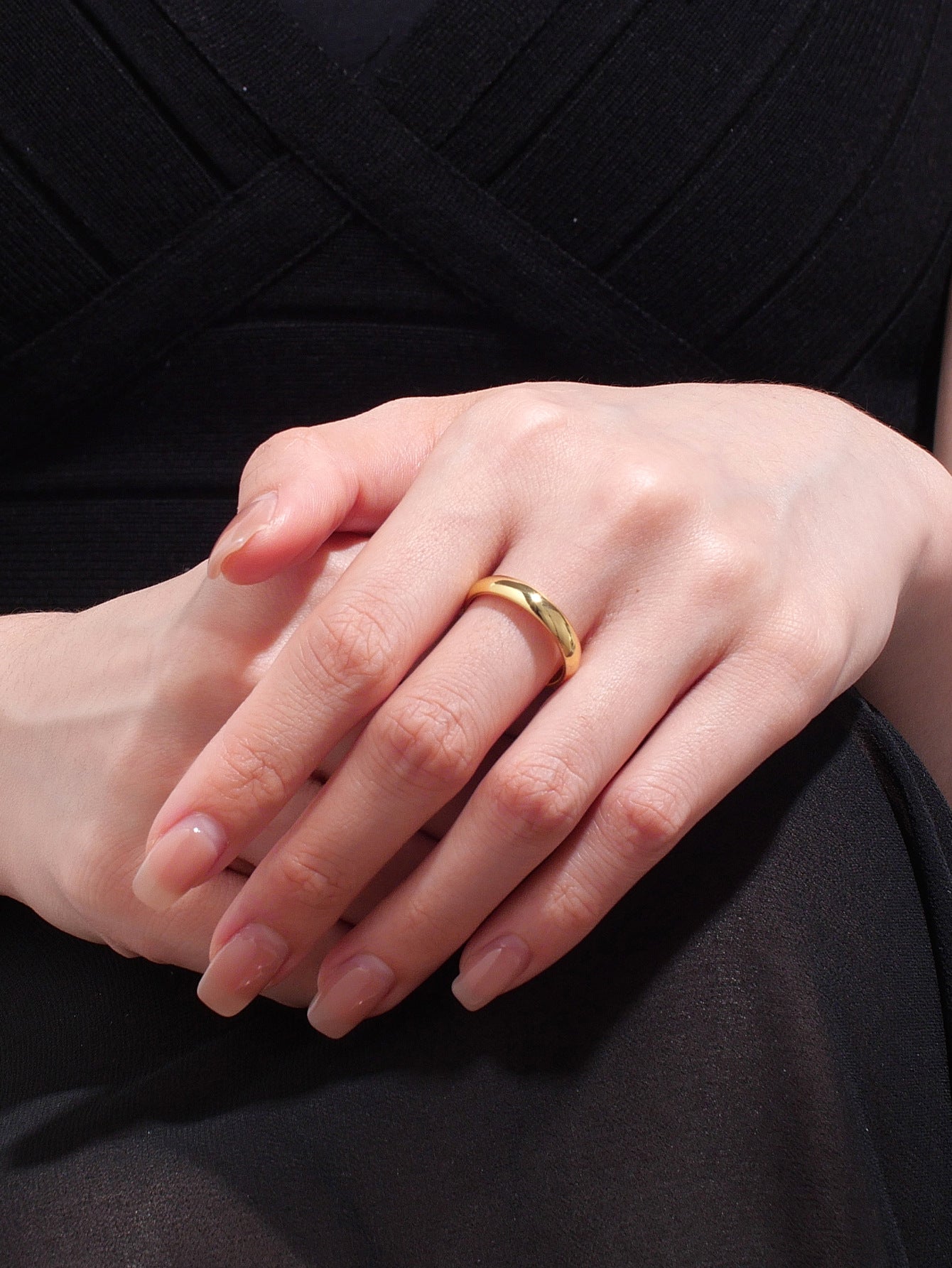 Glossy Round Ring
