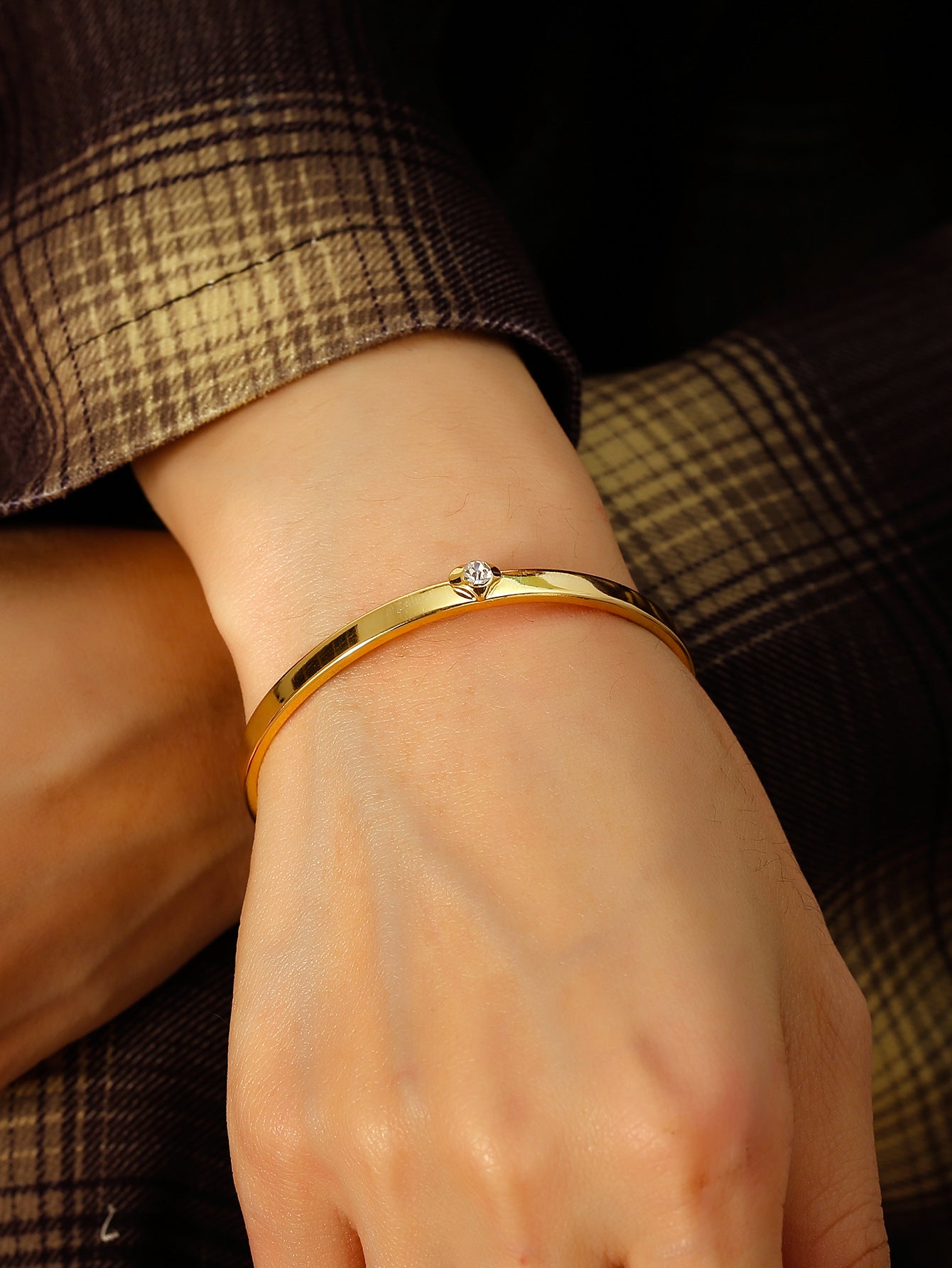 Heart-shaped Zircon Cuff Bracelet