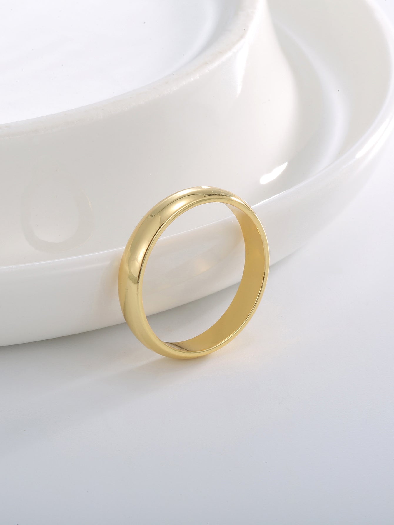Glossy Round Ring