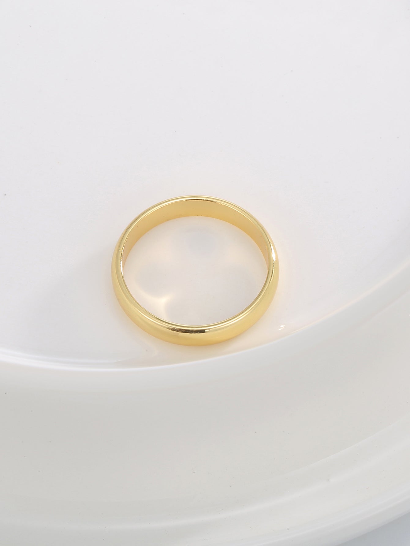 Glossy Round Ring