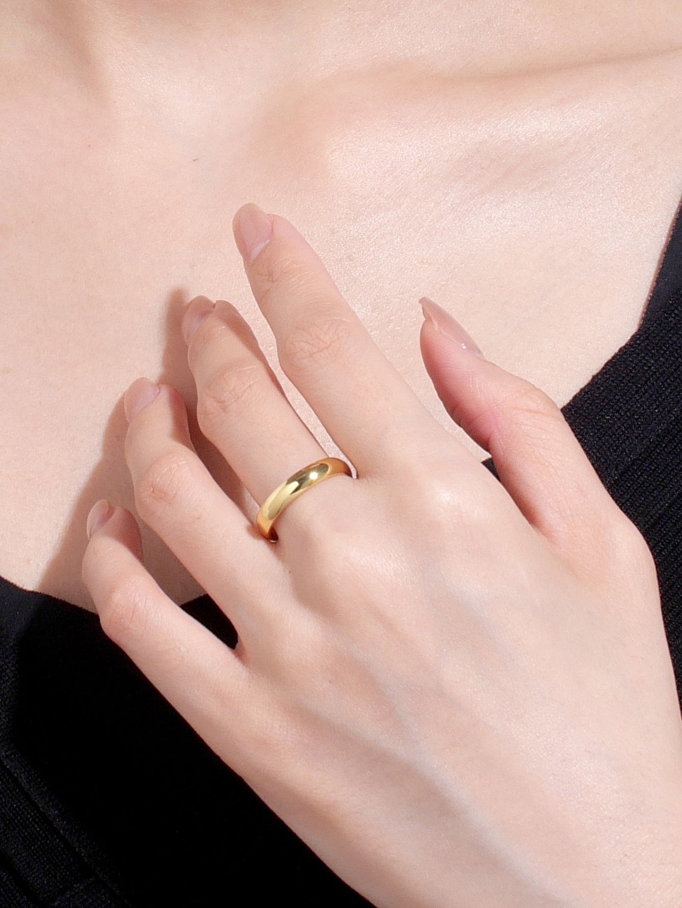 Glossy Round Ring